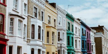 UK’de yeni “buy-to-let” mortgage anlaşmaları bir yılda yarı yarıya azaldı