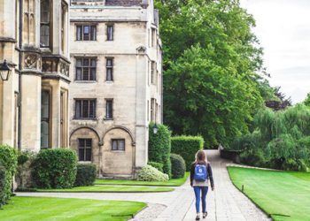 İngiltere’de yüksek okullar iflas riski ile karşı karşıya