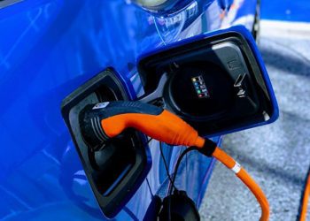 Telefon ve elektrikli araçlarda yaygın: Kanser uyarısı yapıldı