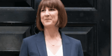 Reeves kamu sektörüne enflasyonun üzerinde zam yapılacağını ima etti