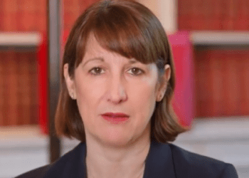 Reeves, İşçi Partisi’nin ilk bütçesinde vergilerin artacağını kabul etti