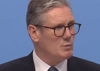 Dünyanın en güçlü yapay zeka modelleri için uygun mevzuatı araştırıyor