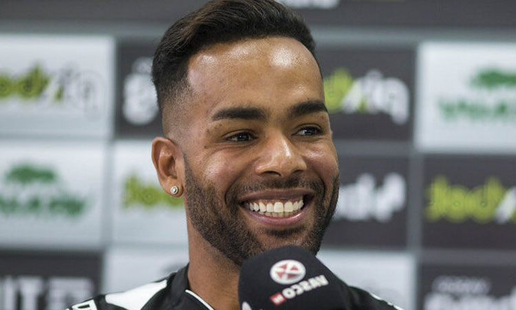 Alex Teixeira yuvaya döndü