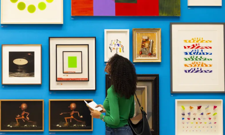 Royal Albert Yaz Sergisi’nde ki 1.700’den fazla sanat eseri satışa sunuldu