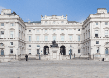 Londra’nın en önemli galerilerinden biri ‘İngiliz sanat merkezi’ oluyor