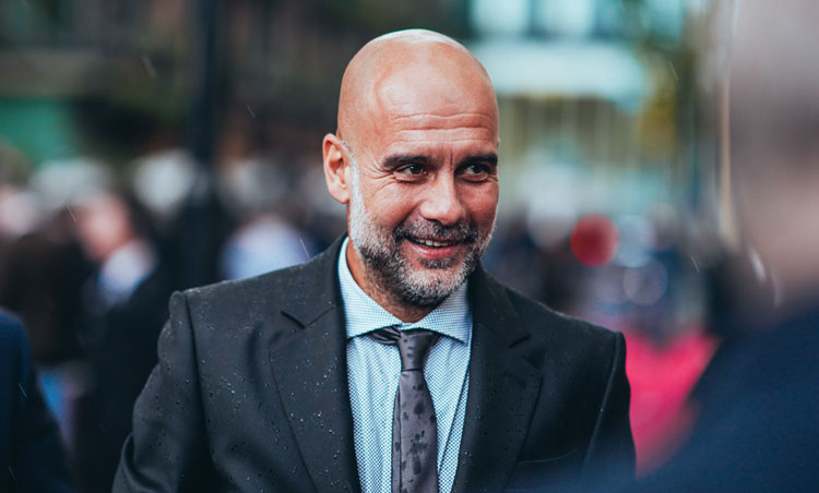Guardiola’dan, Manchester City çalışanlarına jest