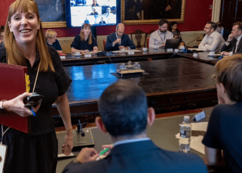 İş dünyası: Hükümet, ‘işçi hakları reformları’ için acele etmemeli