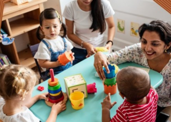Kreşlere, bebek bezi ve öğle yemeği için ücret talep etmemeleri söylendi