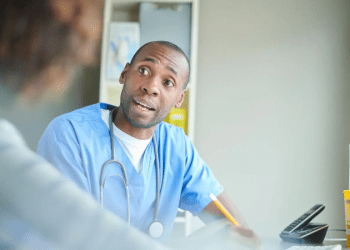 NHS, çalışanların kilosunu ve ölçülerini alacak