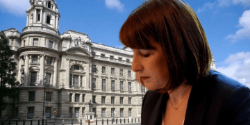 Rachel Reeves, Whitehall’da büyük kesintiler yapılmasını istedi