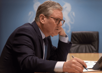 Başbakan Starmer, ‘siyasette güveni yeniden tesis edeceğine’ söz verdi