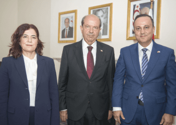 Tatar, İngiltere’deki KTTO ve sivil toplum temsilcileriyle görüştü