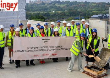 Hakem Anthony Taylor, Chelsea maçında 14 sarı kart gösterdi