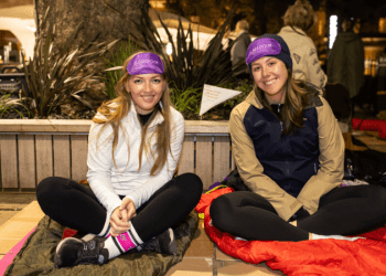 Londra’da evsizlere destek: Glass Door,12. ‘Sleep Out’ etkinliği