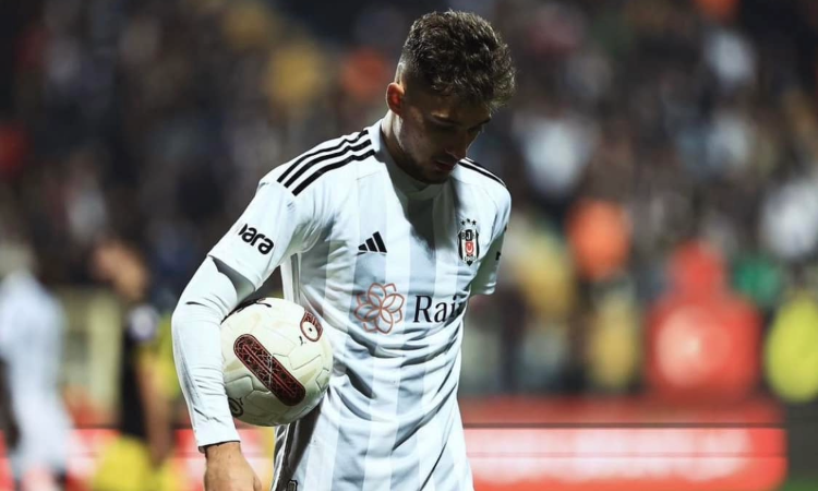 Van Bronckhorst’un, Kasımpaşa maçında Muçi kararı