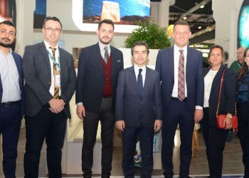 Fuarda, Ataoğlu’na KKTC Londra Temsilcisi Çimen Keskin, Turizm Tanıtma ve Pazarlama Dairesi Müdürü Mine Emiroğlu ve Muavin Konsolos Esma Eroğlu eşlik etti.