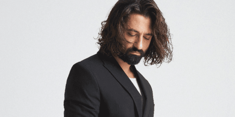 Türk müziğinin güçlü sesli Koray Avcı, 16 Şubat’ta, Londra, The O2’de