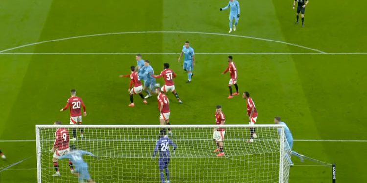 Gyan, bir dönem 600 pound ile kaldığını söyledi