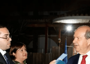 “Rum liderle her zaman yapıcı görüşme yapmaya hazırım”