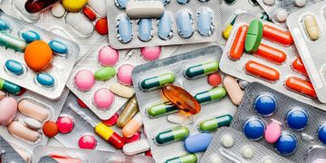 Eczaneler, internetteki satışlar için daha sert kurallar talep ediyor