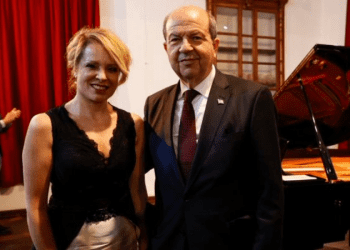 Cumhurbaşkanı Ersin Tatar, Rüya Taner’in piyano resitalini izledi