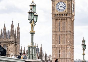 Arsenal’dan Liverpool’u sevindiren puan kaybı!