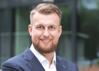 Gold declined as ceasefire hopes and ETF outflows weigh on sentiment