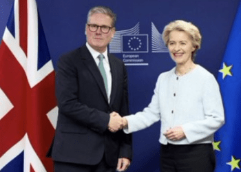 Liderler Balıkçılık hakları konusunda varılan anlaşmanın ardından, Birleşik Krallık-AB zirvesi için bir araya geldi