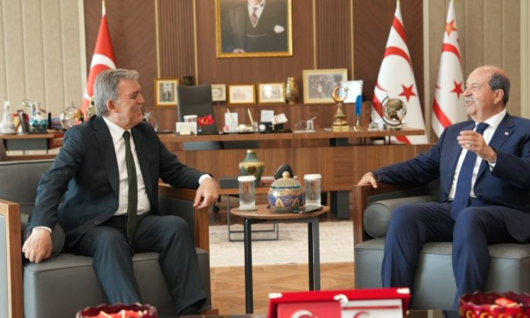 tatar ve gul kktc cumhurbaskanligindan gorusurken