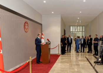 kktc cumhurbaskani ersin tatar mecliste konusurken