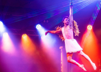 Mitoloji, akrobasi ve komediyi buluşturan şov: GODZ, 11-14 Haziran’da, Londra’da