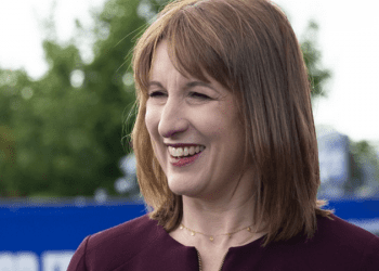 Rachel Reeves’ten geri adım: 9 milyon emekliye ‘kış yakıt desteği’ yeniden başlatıldı