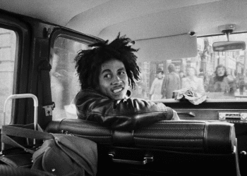 Bob Marley’in objektif arkasındaki hikâyesi fotoğraflarla sergileniyor; Densin Morris, ‘Music + Life’