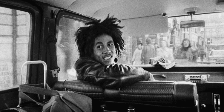 Bob Marley’in objektif arkasındaki hikâyesi fotoğraflarla sergileniyor; Densin Morris, ‘Music + Life’