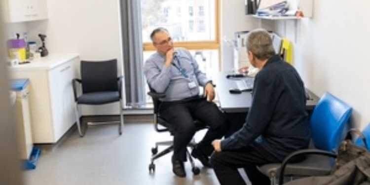 GP kliniklerine yeni destek: Hastaların azaltılması hedefleniyor