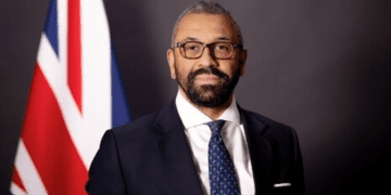 James Cleverly, muhalefette Konut Gölge Bakanı olarak geri dönüyor