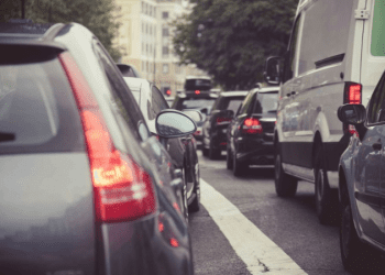 Enfield’da daha güvenli sokaklar için 20mph hız sınırı anketi başladı