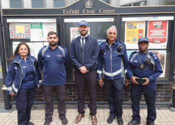 Enfield’de park denetimleri artırıldı; daha fazla görevli sahada