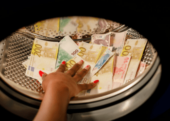 Euro steady ahead of ECB decision…