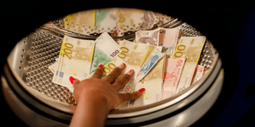 Euro steady ahead of ECB decision…