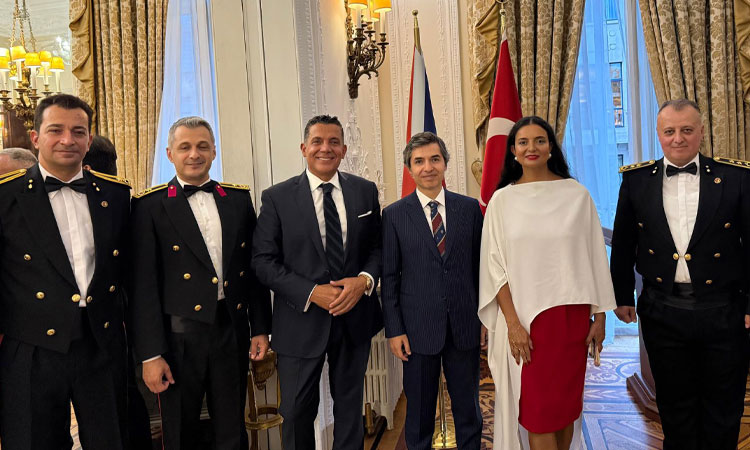 KKTC Cumhurbaşkanı Danışmanı Kerem Haser, KKTC Londra Temsilcisi Aysan Mullahasan Atılgan, Büyükelçi Osman Koray Ertaş, eşi Sevcan Ertaş (soldan- sağa).