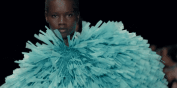 Stella McCartney’den, ‘Barbarik’ tüy endüstrisine karşı bitki bazlı alternatifler