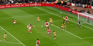 Arsenal seriyi sürdürdü, Manchester City deplasmanda takıldı