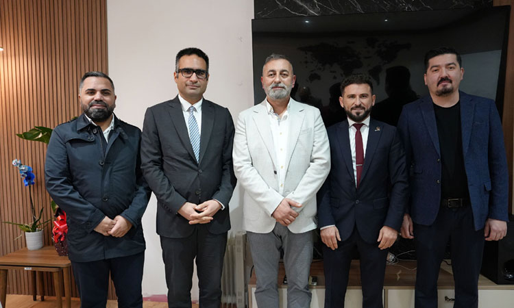 Mondi Home yöneticisi Ali Demirci, Başkonsolos Yardımcısı Turan Oğuzhan Gönültaş, FFC sahibi Yılmaz Kara, MUSİAD Başkan Yardımcıları Özkan Güven, Batuhan Bojdoroğlu (soldan- sağa).