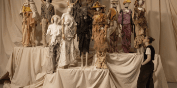 ‘Dirty Looks: Desire and Decay in Fashion’; sanatseverlerle buluşuyor