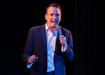Politik mizahın usta ismi Matt Forde, Duchess Theatre’da