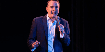 Politik mizahın usta ismi Matt Forde, Duchess Theatre’da