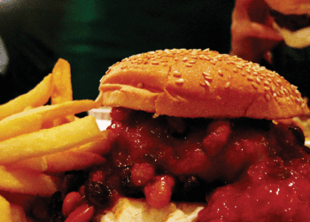 Ultra-işlenmiş gıdalar, gençlerde bağırsak kanserini arttırıyor