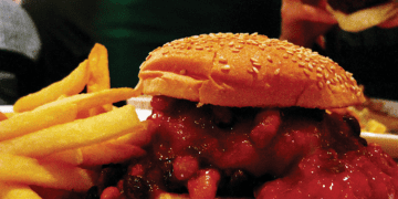 Ultra-işlenmiş gıdalar, gençlerde bağırsak kanserini arttırıyor