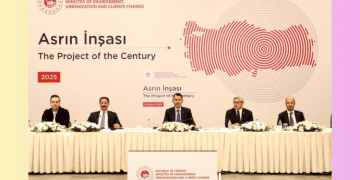 Deprem Bölgesinde Yeniden Doğuş: Murat Kurum ve Yabancı Gazeteciler Sahada